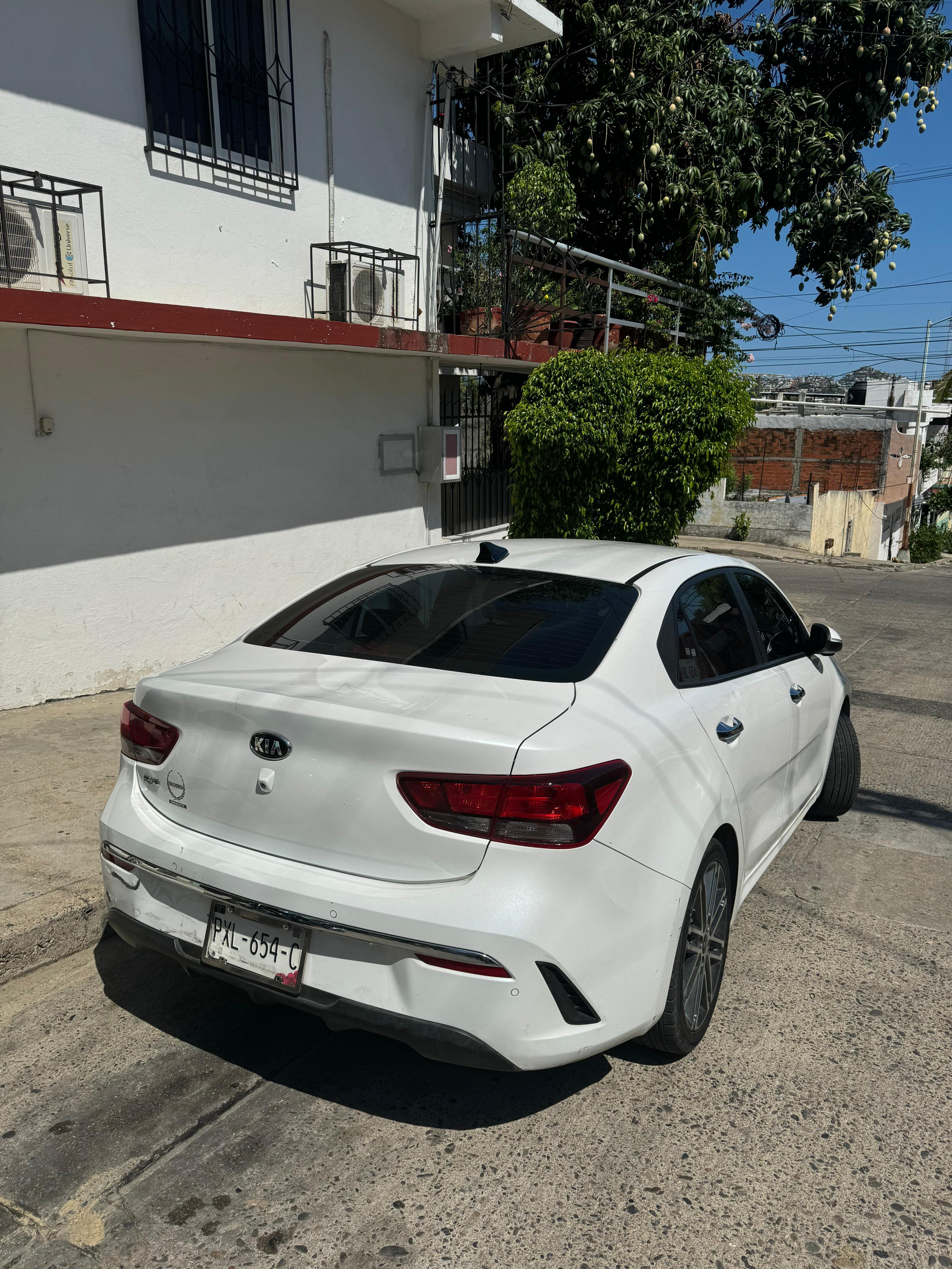 Kia Rio 2021 side view