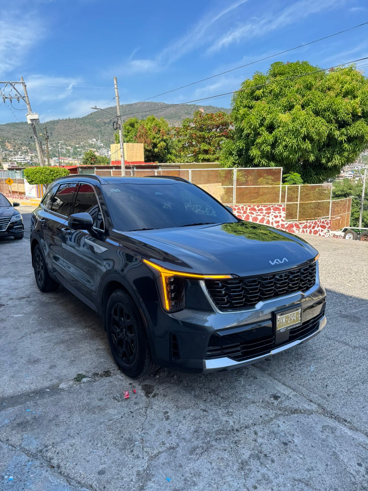 Kia Sorento 2024 Gravity Gray rear view