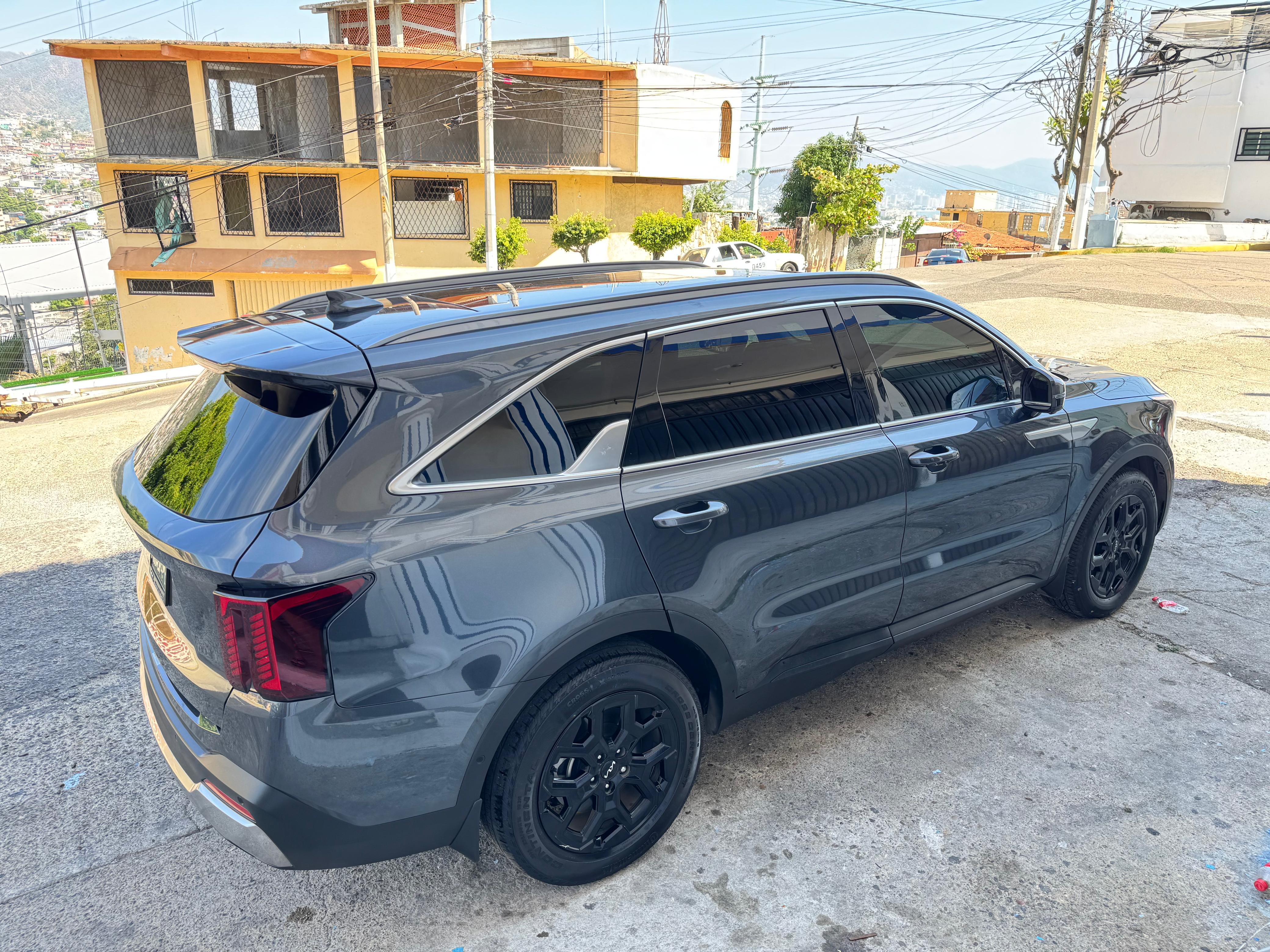 Kia Sorento rear view